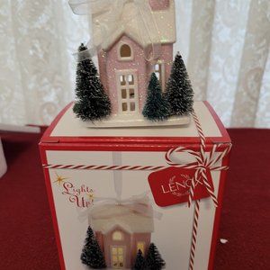 Lenox Light-up Bungalow House ornament CHRISTMAS GIFT  BRAND NEW IN BOX ORNAMENT